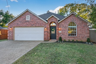 233 Adolphus Ave, Lake Dallas, TX 75065