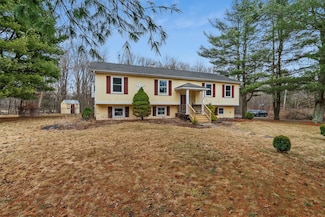 4 Thistle Ln, Middletown, NY 10940
