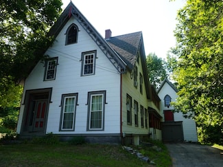 24 High St, West Paris, ME 04289