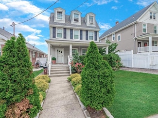 13-11 154th St, Flushing, NY 11357