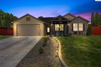 406 W 49th Ave, Kennewick, WA 99337