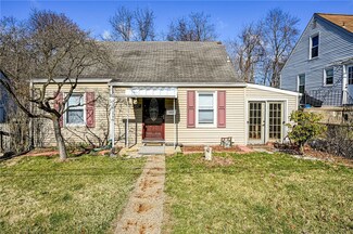 221 Seneca Dr, New Kensington, PA 15068