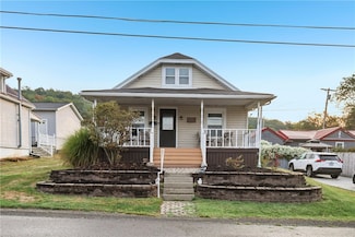 1370 Charlotte Ave, Rochester, PA 15074