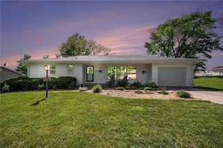 408 Clinton Dr, Gower, MO 64454
