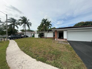 7008 NW 81st St, Tamarac, FL 33321