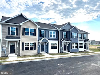 140 Olga Dr, Martinsburg, WV 25403