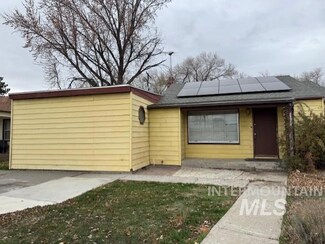 118 Mountain View Dr, Mountain Home, ID 83647