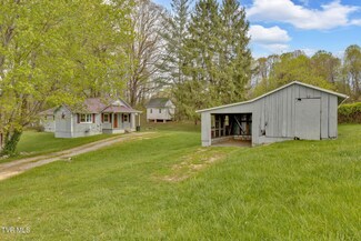 110 Gouge Ln, Johnson City, TN 37601
