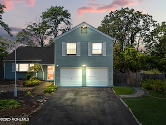 904 Nantucket Ct, Toms River, NJ 08753