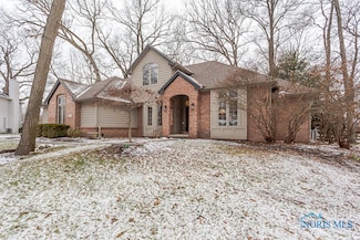 624 Kitlou Ct, Holland, OH 43528