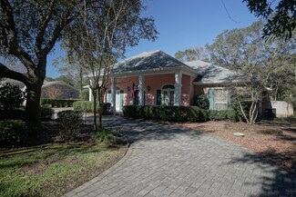 70 Poquito Rd, Shalimar, FL 32579