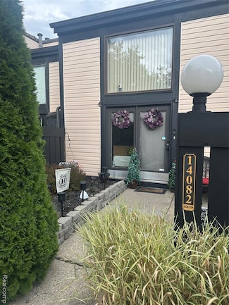 14082 Jackson St, Taylor, MI 48180