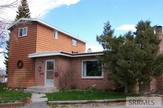 348 N Idaho St, Arco, ID 83213