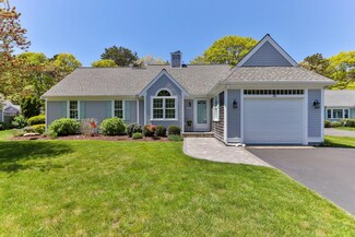 33 Eventide Ln, Hyannis, MA 02601