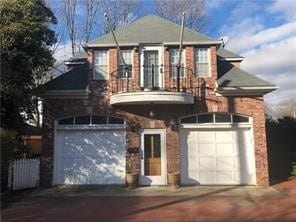 11 Admiral Kalbfus Rd, Newport, RI 02840