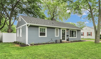 1304 Briarcliff Dr, Urbana, IL 61801