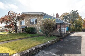 728 Charette Rd, Philadelphia, PA 19115