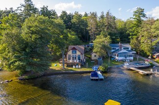 49 7th St, Brimfield, MA 01010