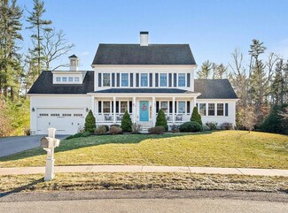 42 Windchime Ln, Marshfield, MA 02050
