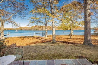 5 Bay Shore Dr, Shelter Island Heights, NY 11965