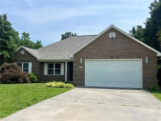 104 Autumn Hill Ct, Archdale, NC 27263
