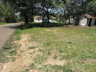 316 Maple St, Maud, TX 75567