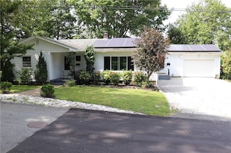43 Mixter St, Middletown, RI 02842