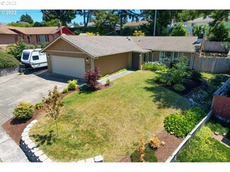 3733 Edgewood Dr, North Bend, OR 97459