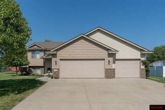 22 22 Arlington Ct, North Mankato, MN 56003