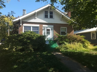 1735 E 22nd St, Des Moines, IA 50317