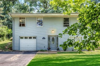 1100 Burgundy Ln, Ballwin, MO 63011