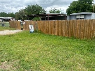 1505 Dawn Dr N, Azle, TX 76020