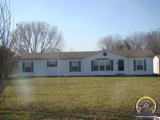33208 Waterman Crossing Rd, Maple Hill, KS 66507