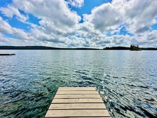 52 Main Rd, Chesterville, ME 04938