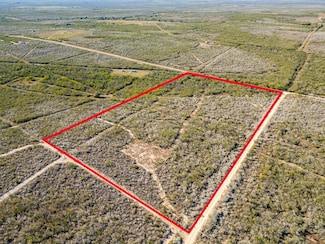 449 Double Eagle, George West, TX 78022