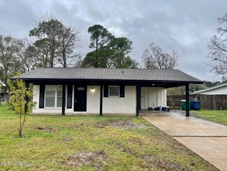 7135 Bienville Dr, Biloxi, MS 39532