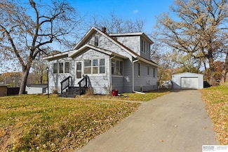 6460 Parker St, Omaha, NE 68104