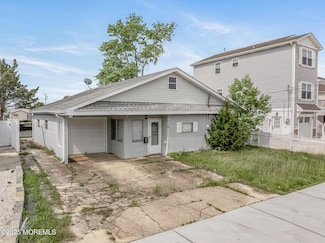 11 W Thames Rd, Little Egg Harbor Township, NJ 08087
