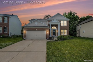 894 Canyon Creek Dr Unit 62, Holly, MI 48442
