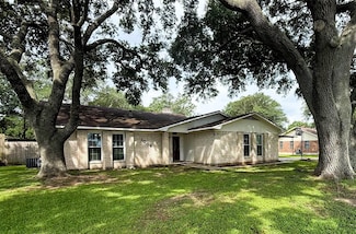 1006 Fairlane Dr, Ganado, TX 77962