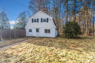 10 Old Wakefield Rd, Rochester, NH 03868