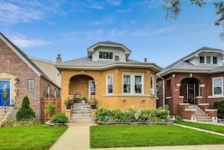 5322 W Wolfram St, Chicago, IL 60641