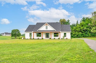 1141 Terraho Dr, Salem, OH 44460