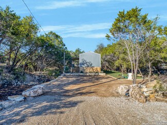 1230 Greenbriar Dr, Canyon Lake, TX 78133