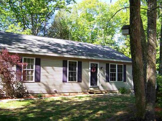 42 Andover Dr, Center Barnstead, NH 03225