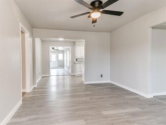 724 SW 1st St, Moore, OK 73160