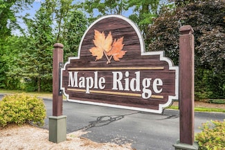 1 Maple Ridge Dr Unit 212, MerriMacK, NH 03054