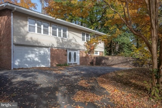 5715 Massachusetts Ave, Bethesda, MD 20816