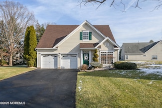 16 Hyacinth Ct, Holmdel, NJ 07733