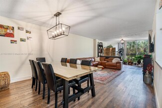 9520 Seagrape Dr Unit 206, Davie, FL 33324